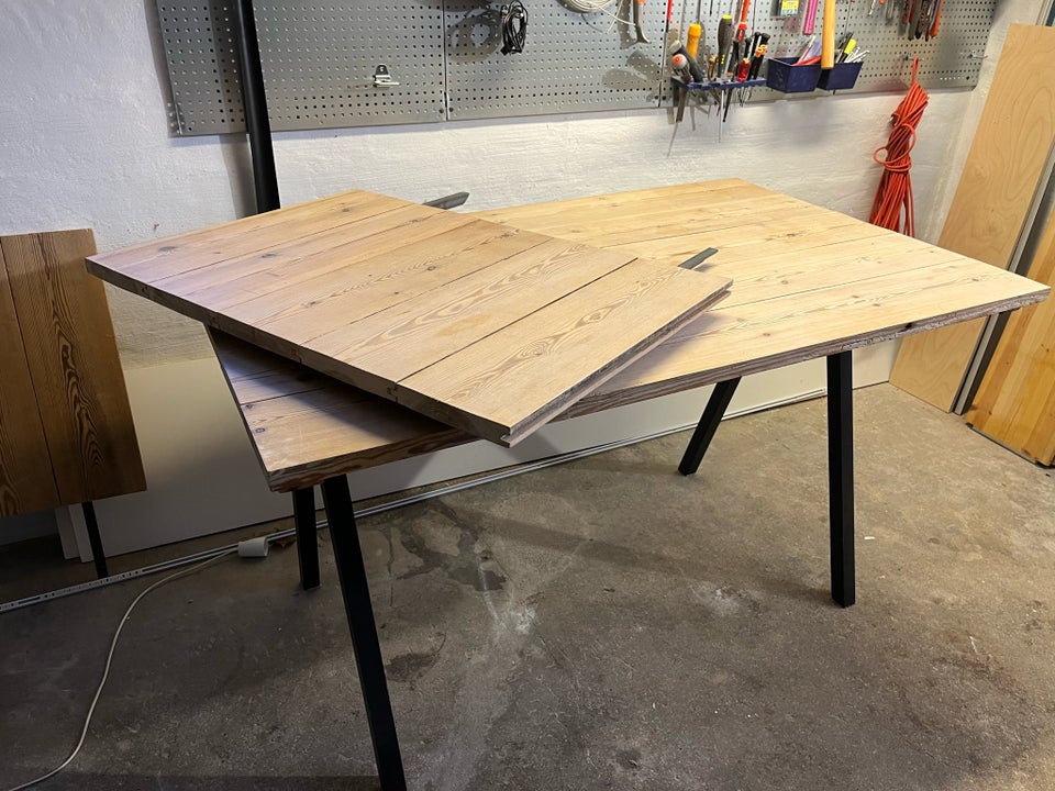 Spisebord Træplade metalstel