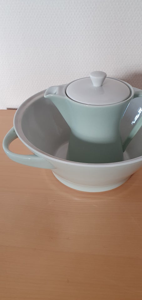 Porcelæn Skål og kande samlet