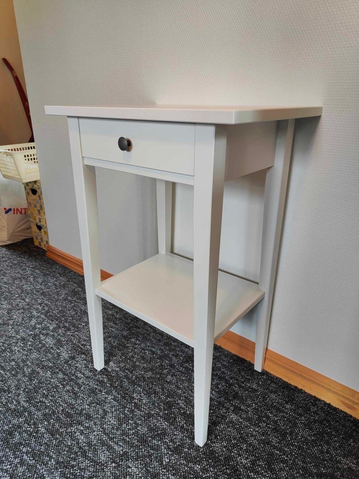 Sengebord Ikea Hemnes