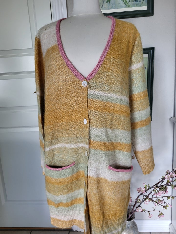 Cardigan, Gudrun Sjøden, str. 44