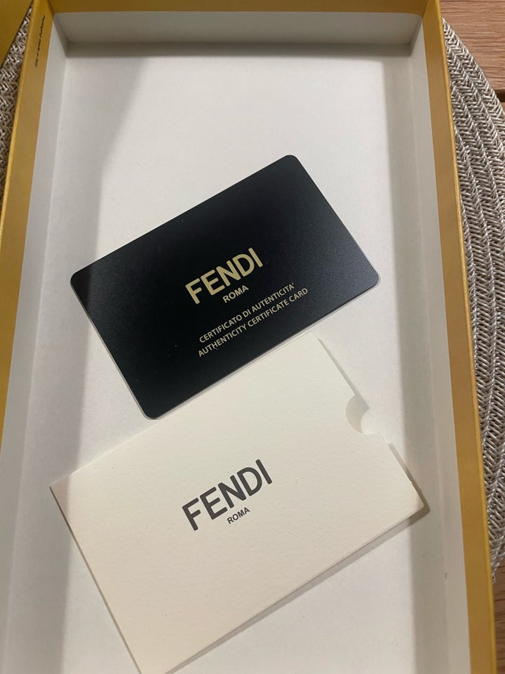 Solbriller dame, Fendi