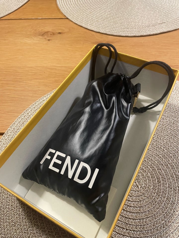 Solbriller dame, Fendi