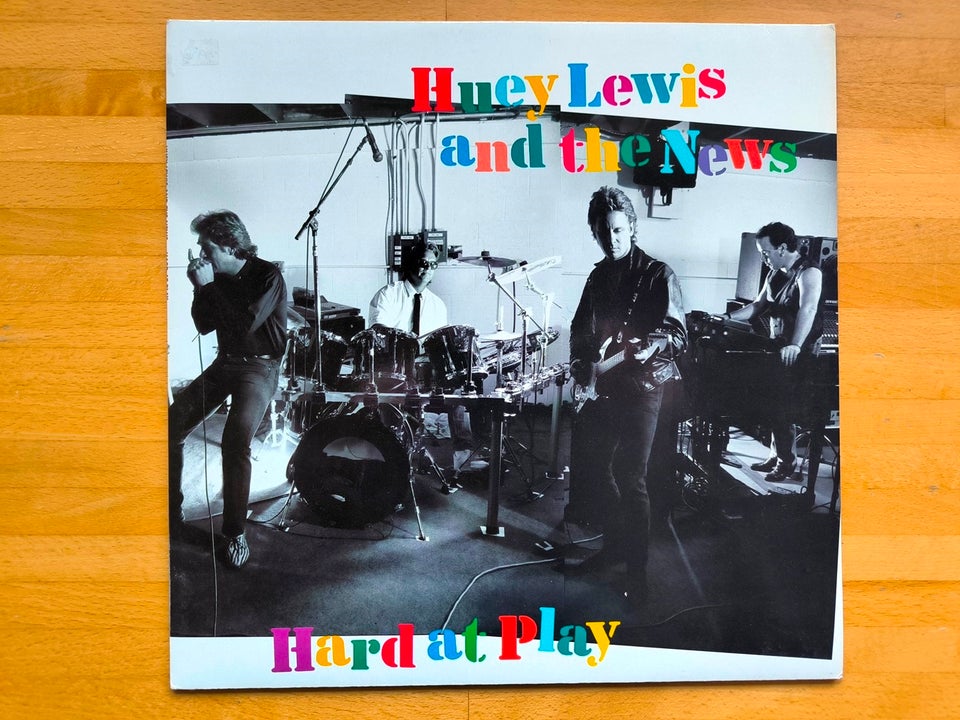 LP, Huey Lewis And The News