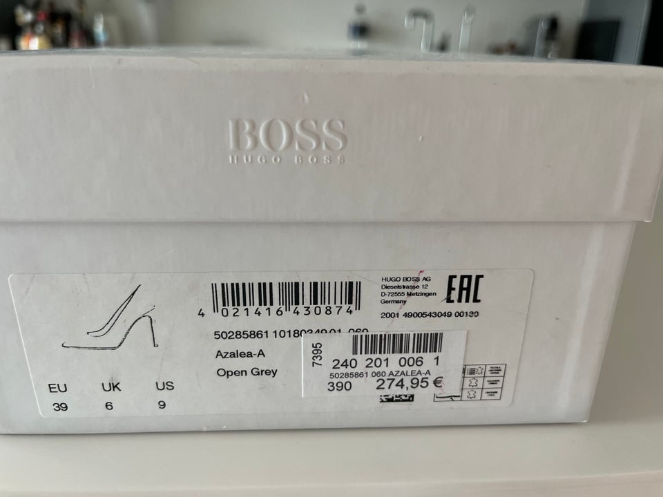 HUGO BOSS stilletter beige...