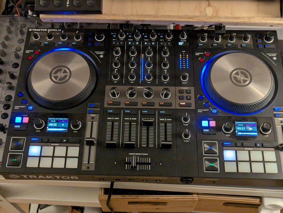 Traktor s4 mk3, Native Instruments