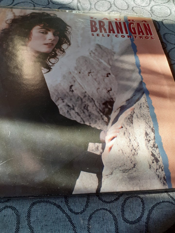 LP, Laura Branigan, Selv control