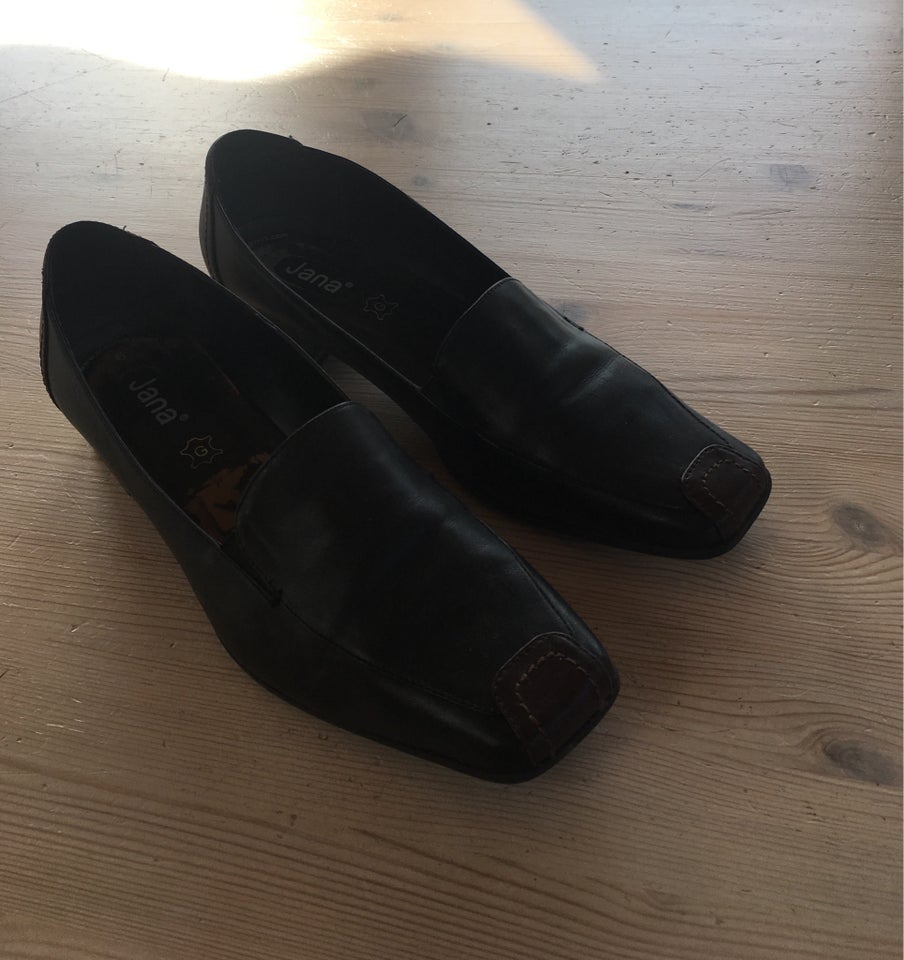 Loafers, str. 39