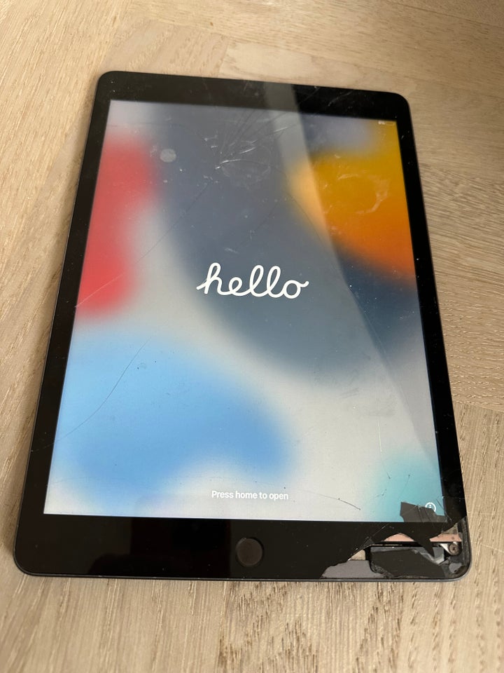 iPad 8, 32 GB, sort