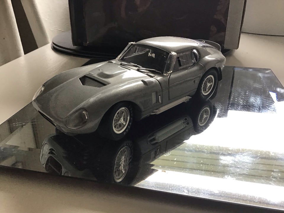 Modelbil SHELBY COLECTIBLES