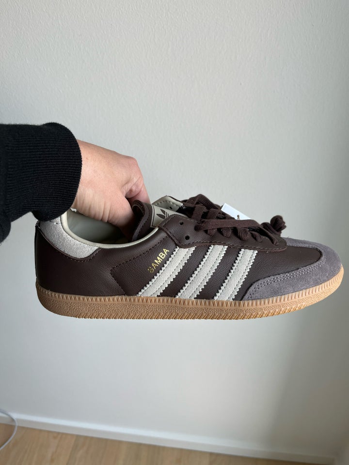 Sneakers, Adidas, str. 40