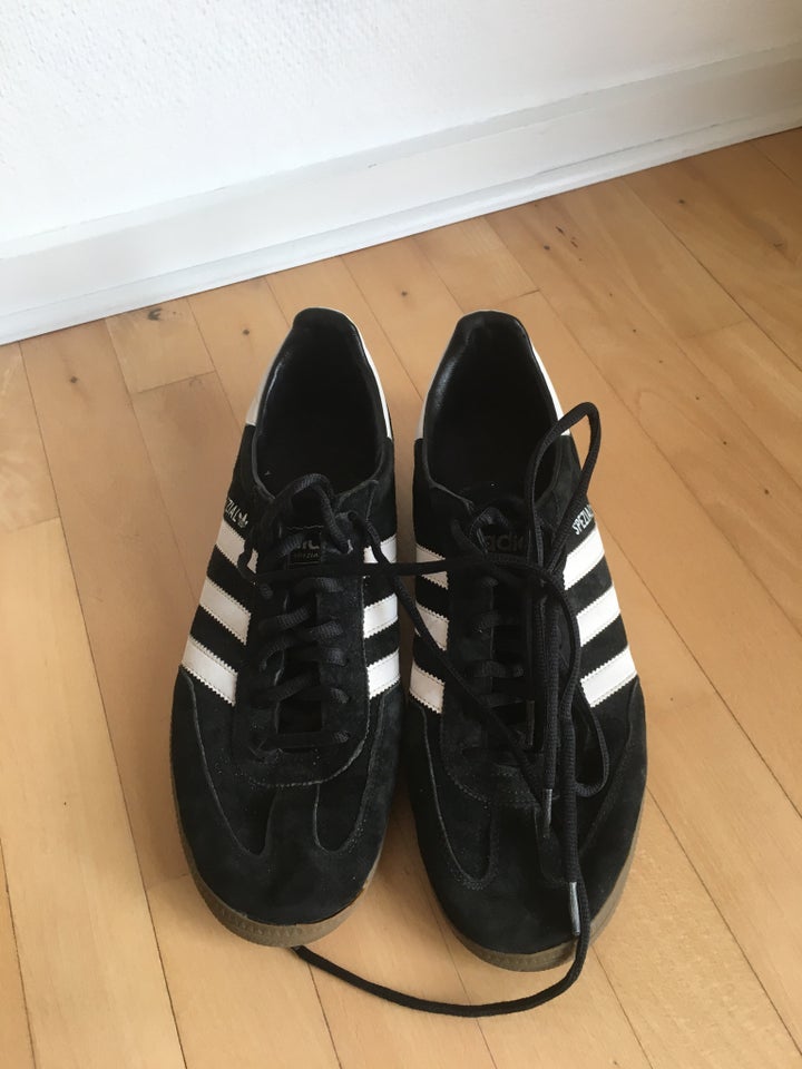 Sneakers, Adidas Spezial, str. 45