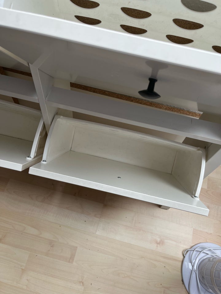 Skoskab, Ikea hemnes