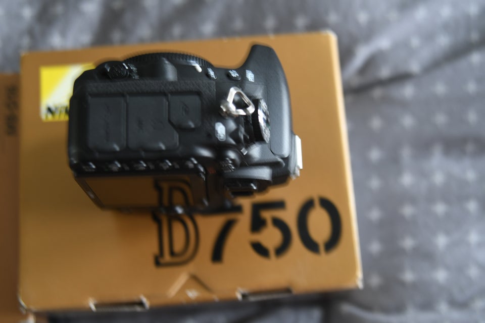 Nikon D750 /batterigreb FX-DX,