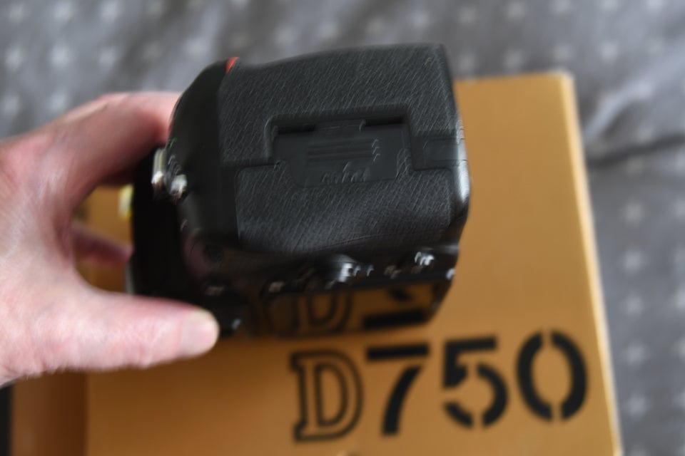 Nikon D750 /batterigreb FX-DX,