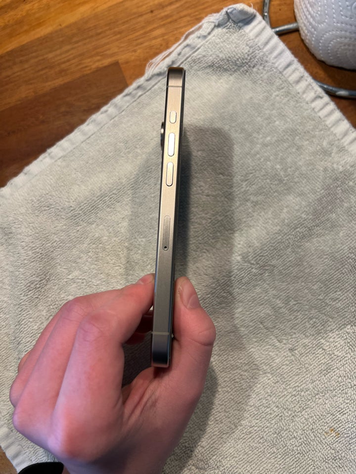 iPhone 15 Pro 256 GB grå