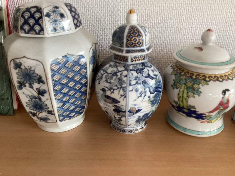 Porcelæn, 6 kinesiske Krukker.