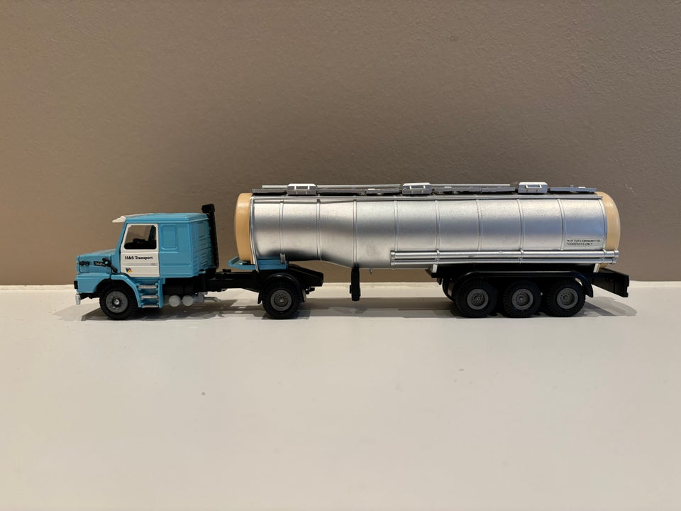 Modellastbil, Tekno NL Scania 142