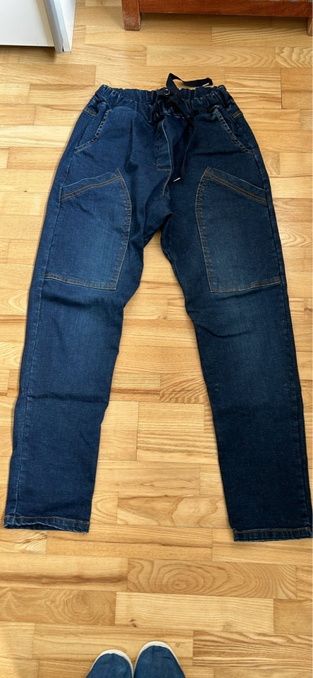 Jeans Nu str 36