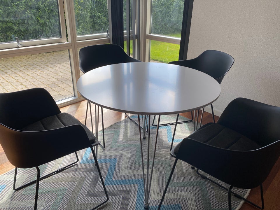 DIning room table and chairs