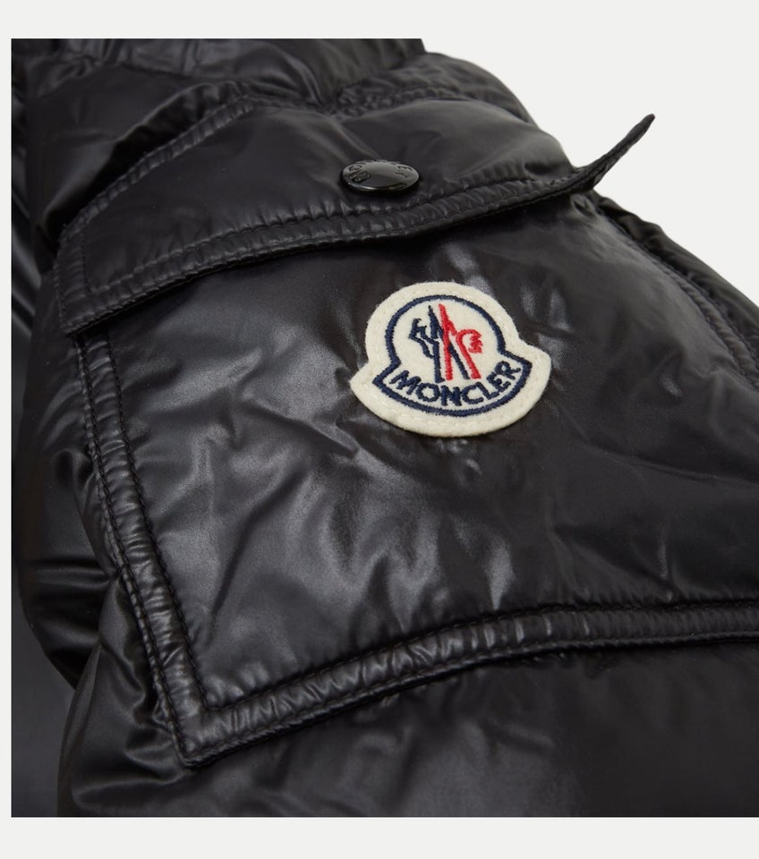 Moncler, Ny