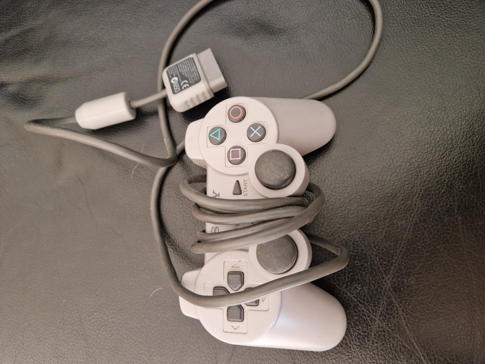 Playstation 1, CONTROLLER, God