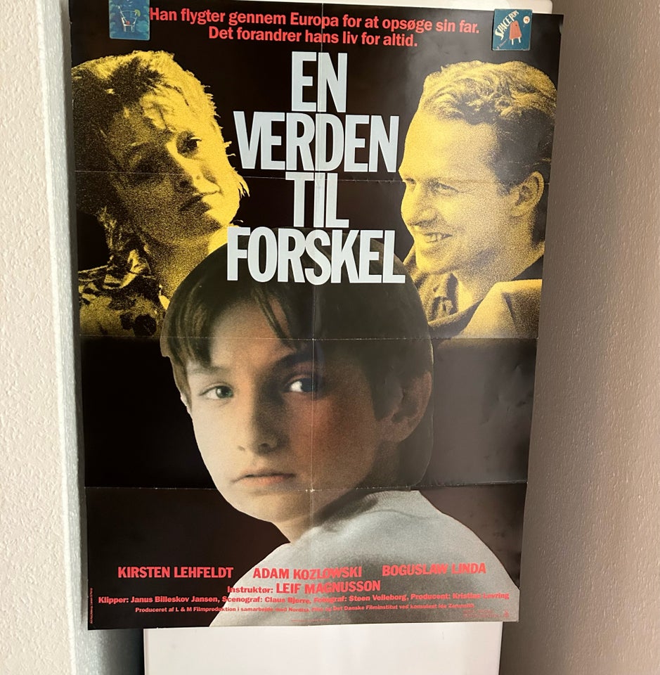 Filmplakat En verden til forskel 