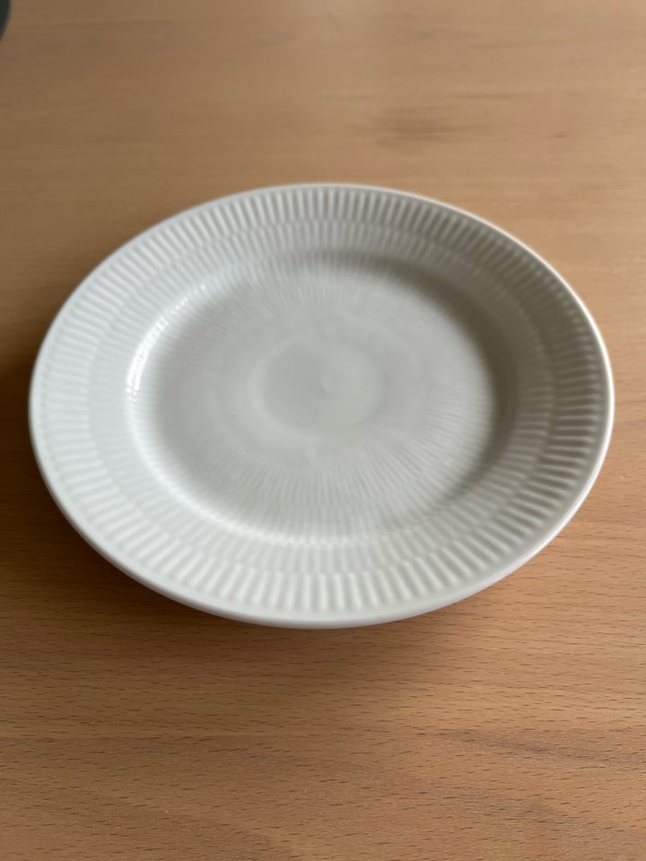 Porcelæn, Tallerkener og kopper,