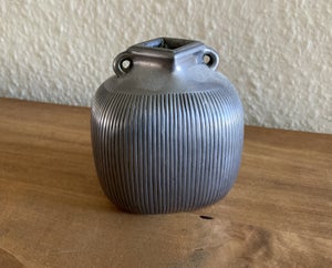 Andet Vase