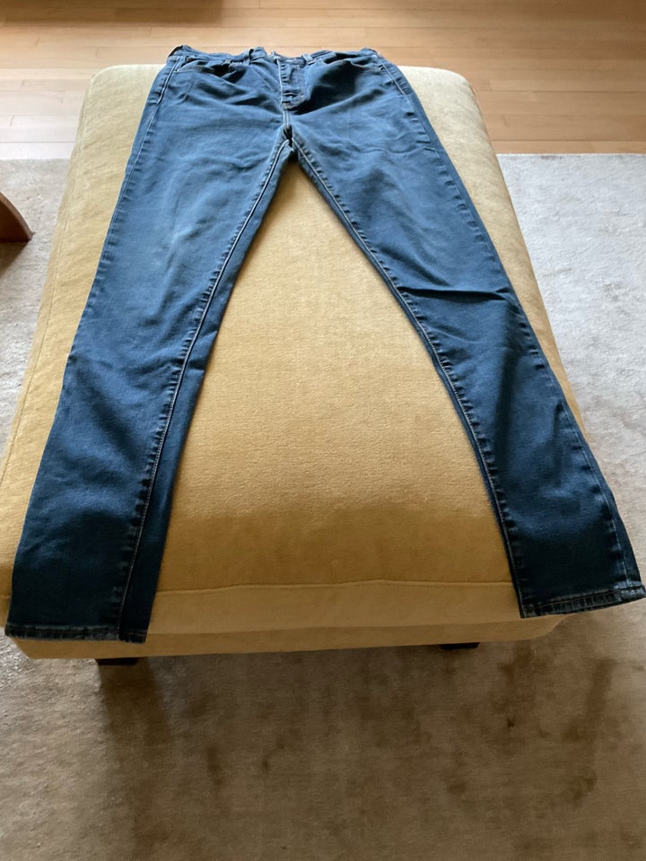 Jeans LEVI’S str 27