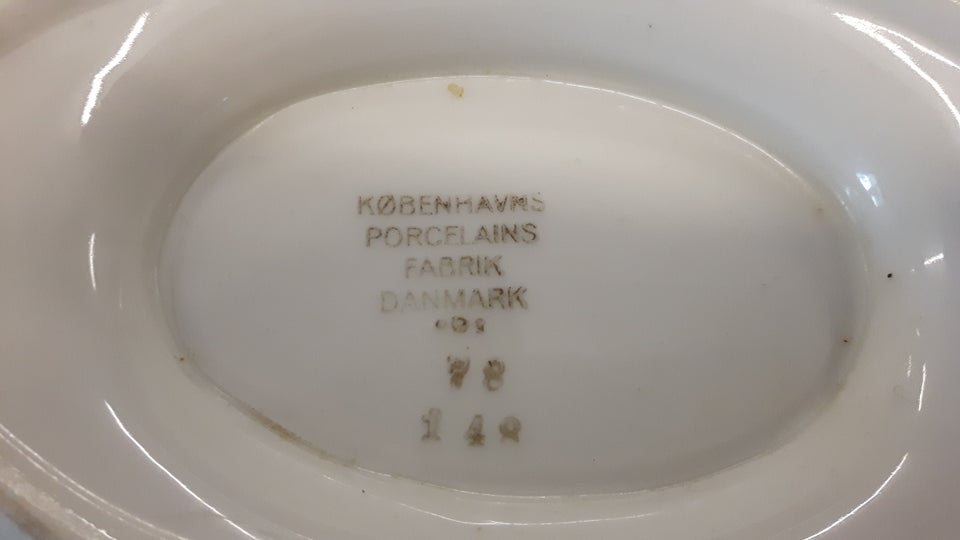 Porcelæn, Sovseskål med brune