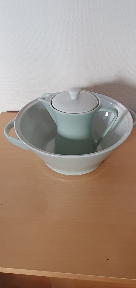 Porcelæn Skål og kande samlet