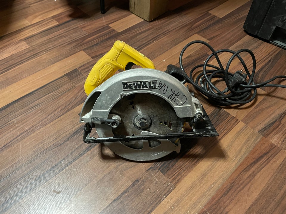 Rundsav, Dewalt DWE500