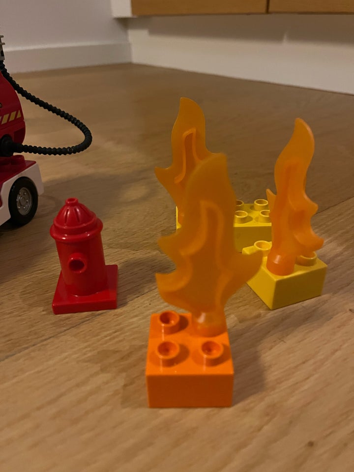 Lego Duplo, Brandbiler