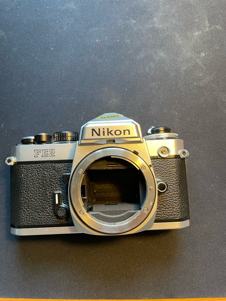 Nikon, Nikon FE2 Hus, God