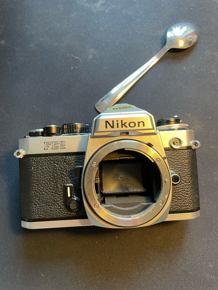 Nikon, Nikon FE2 Hus, God