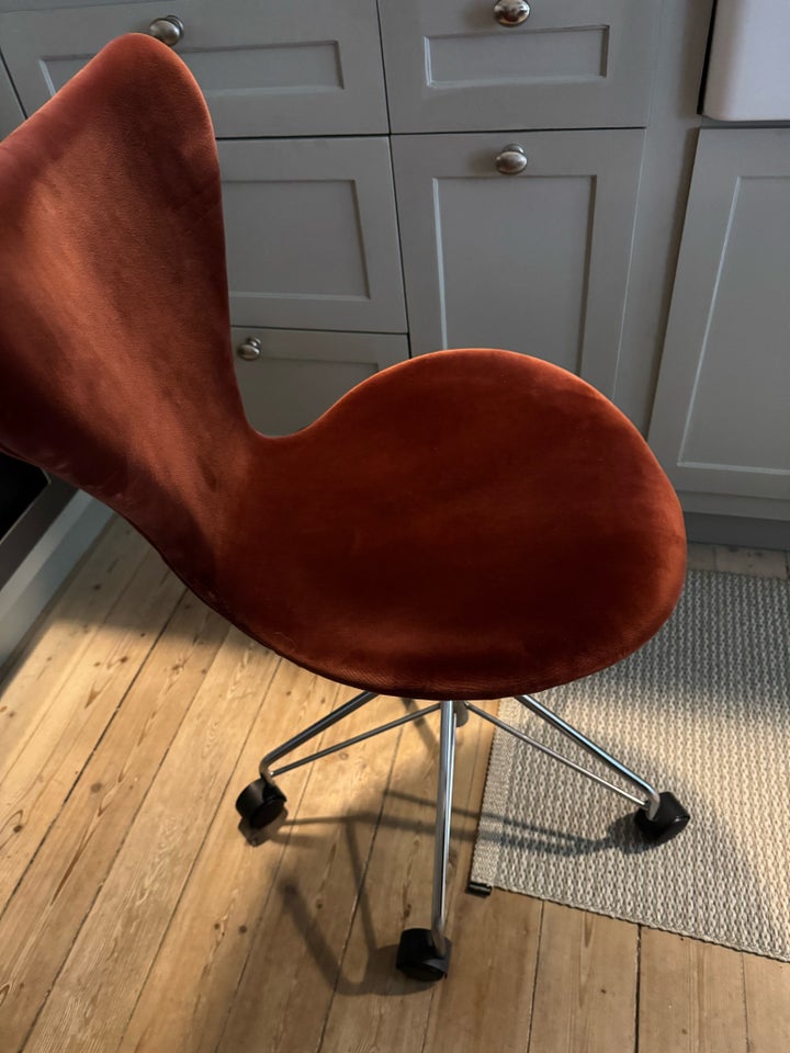 Arne Jacobsen, 3117, Kontorstol