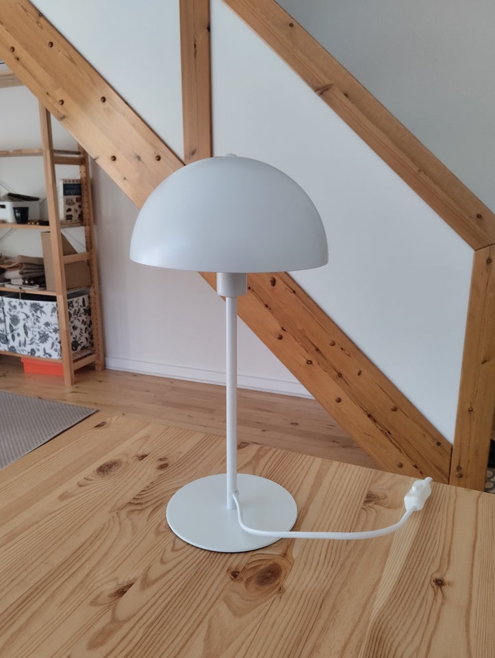 Lampe, Amphion