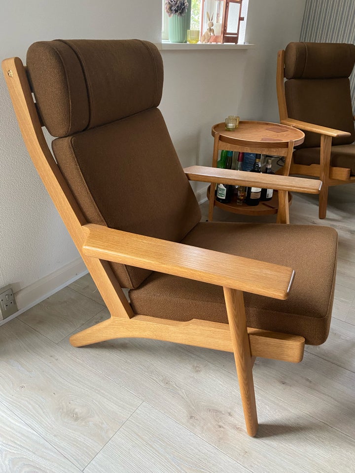 Hans J. Wegner, GE 290A, Høj