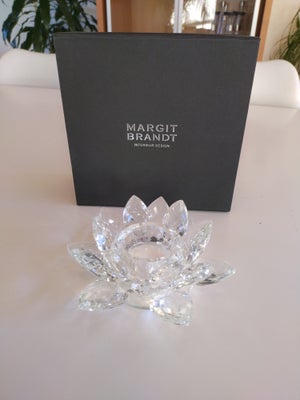 Margit Brandt lotus