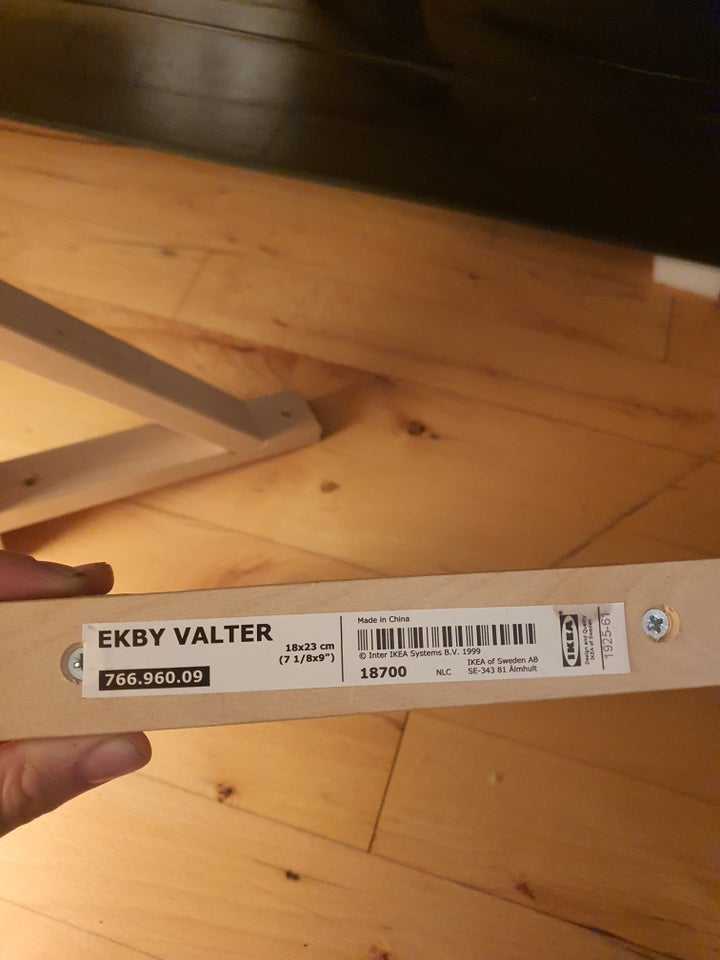 Hyldeknægt, Ikea - Ekby Valter