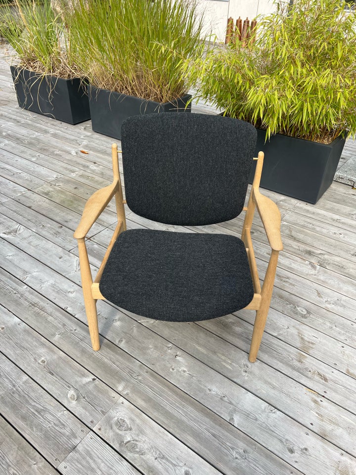 Finn Juhl FJ1360 France chair