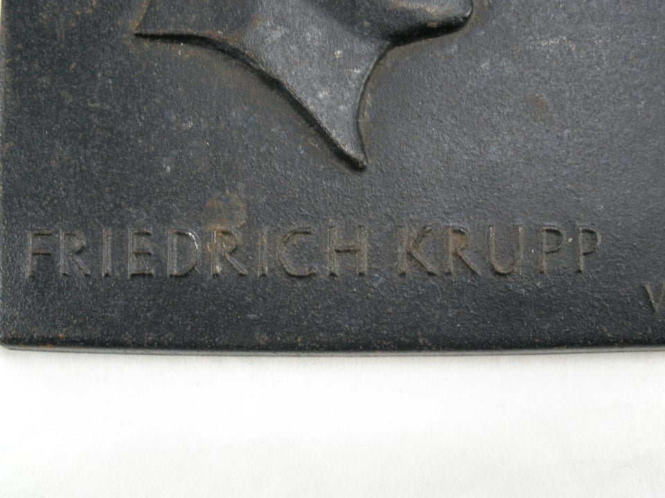 Relief I Støbejern Krupp