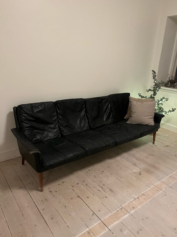 Anden arkitekt, Lædersofa