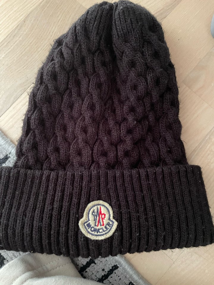 Hue, Moncler, str. S/M