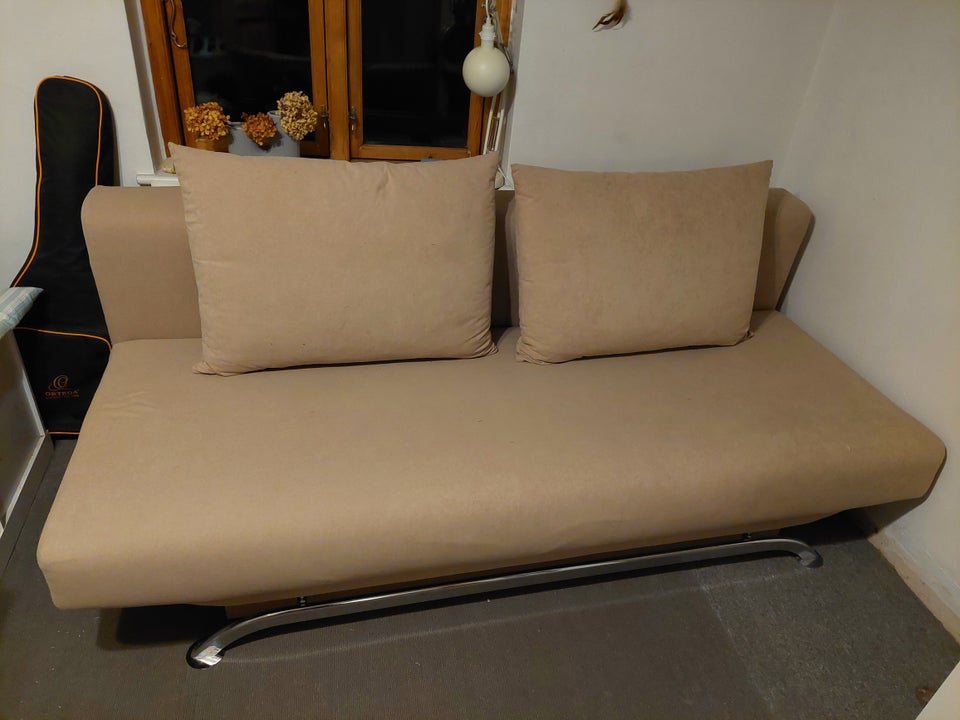 Sovesofa, b: 140 l: 200