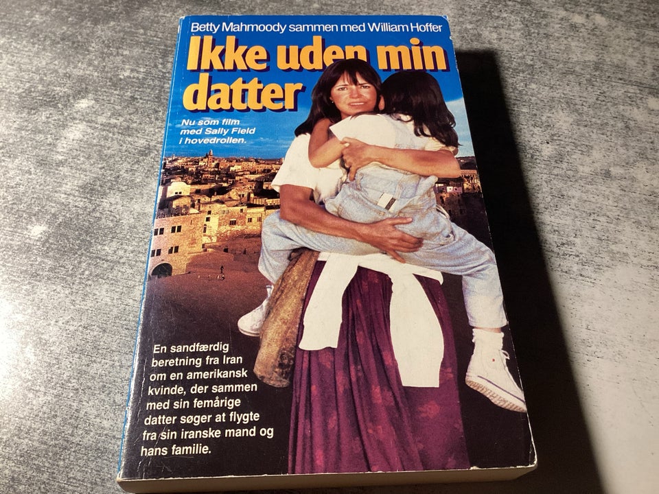 Ikke uden min datter, Betty M Skk32,