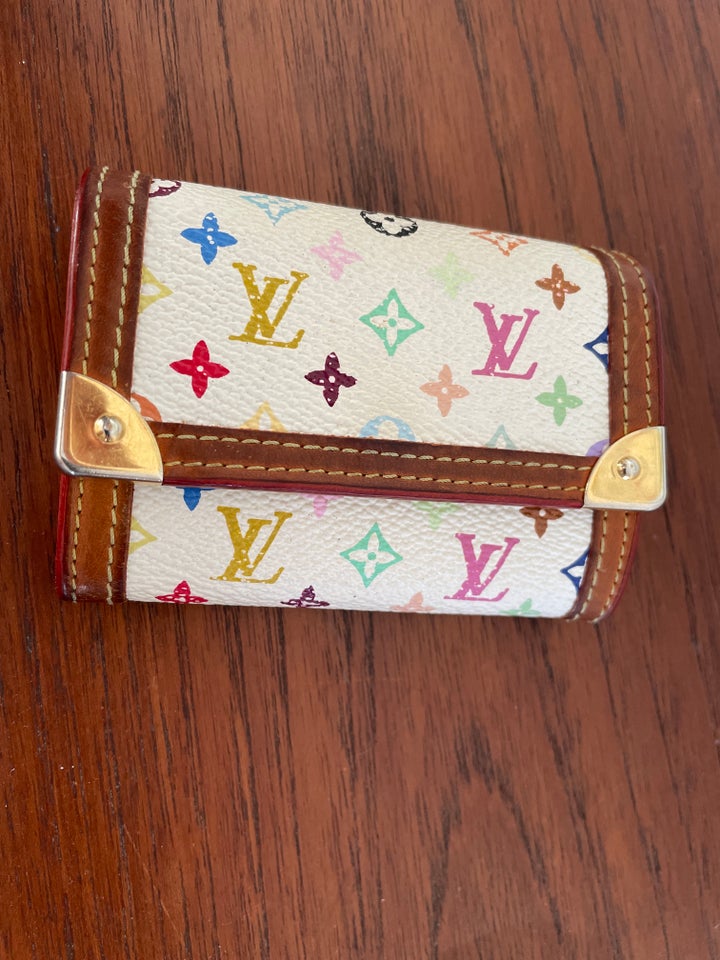 Pung, Louis Vuitton