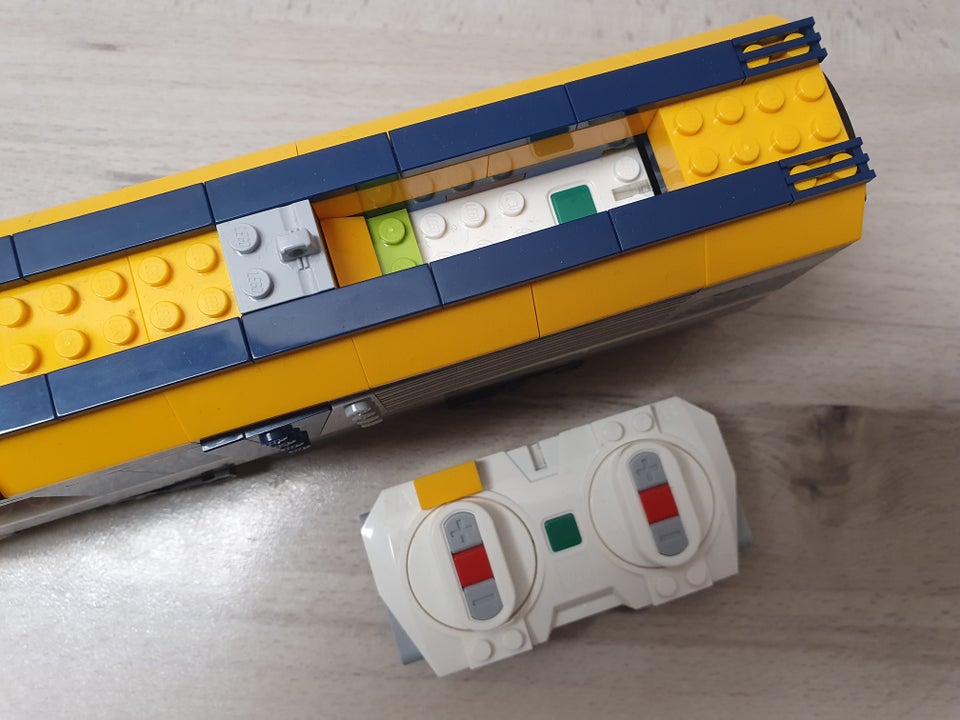 Lego Tog Passenger Train 60197