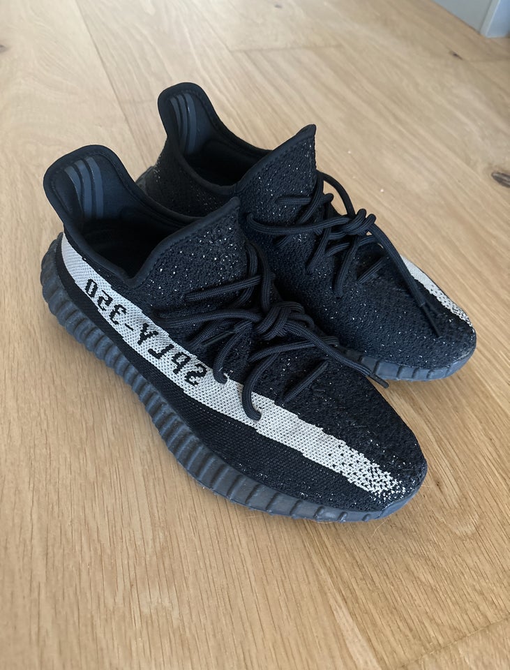 Sneakers, Adidas Yeezy 350 v2 Oreo,