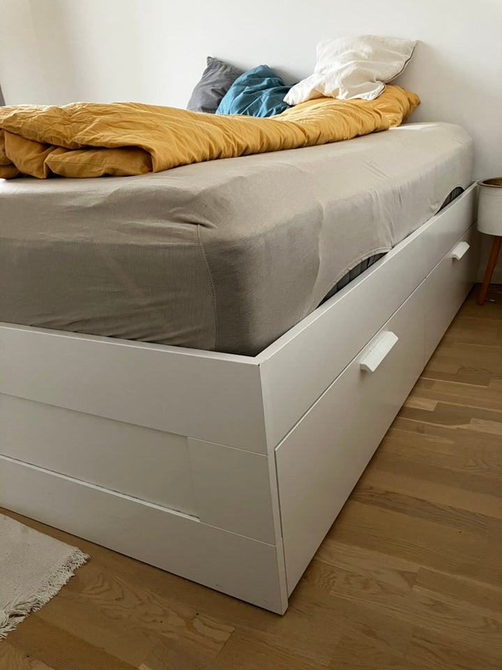 Sengeramme, Ikea Brimnes, b: 186 l: